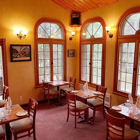 Auberge Alpine Inn แซ็ง-ตาแดล ภายนอก รูปภาพ