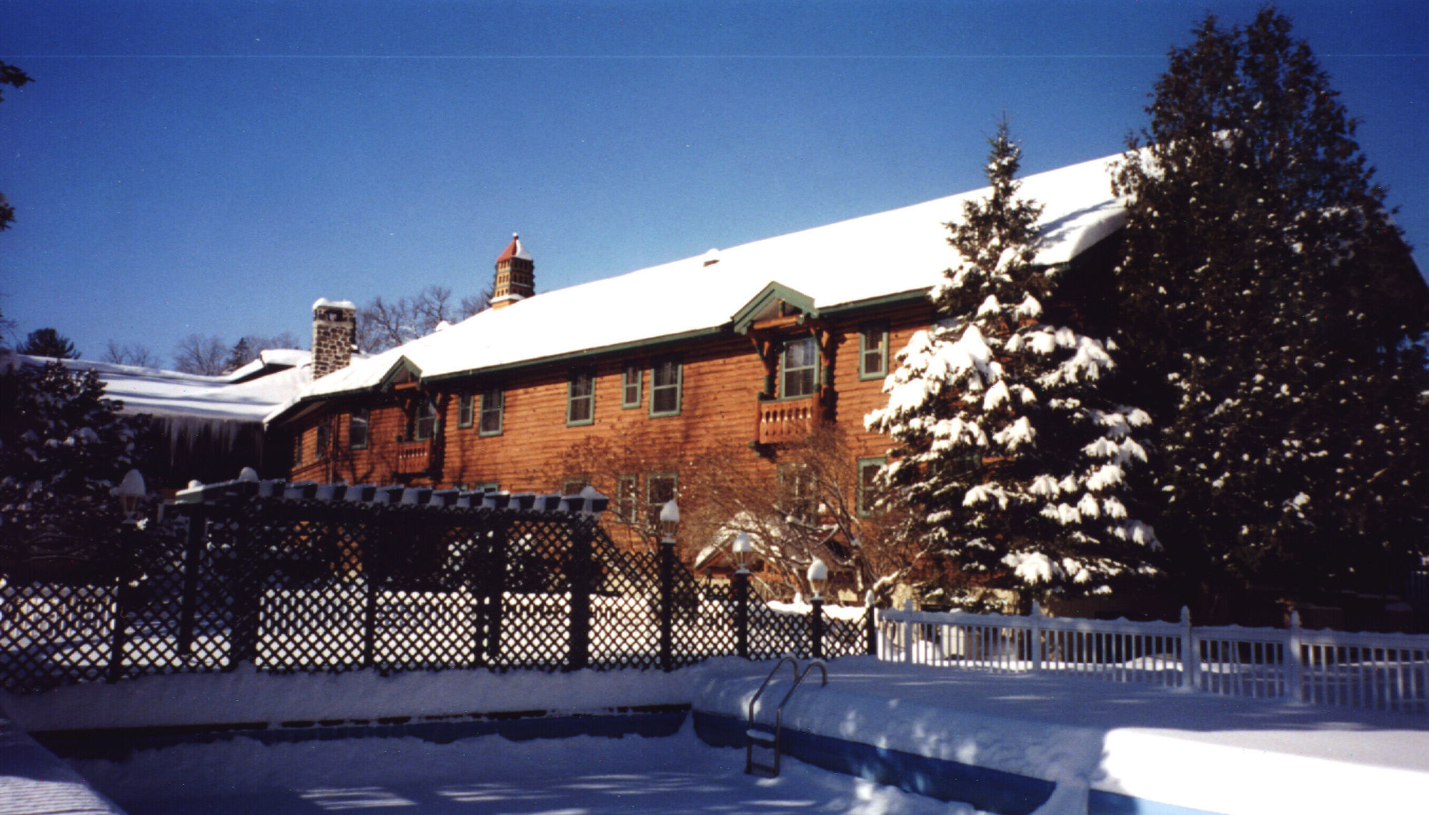Auberge Alpine Inn แซ็ง-ตาแดล ภายนอก รูปภาพ