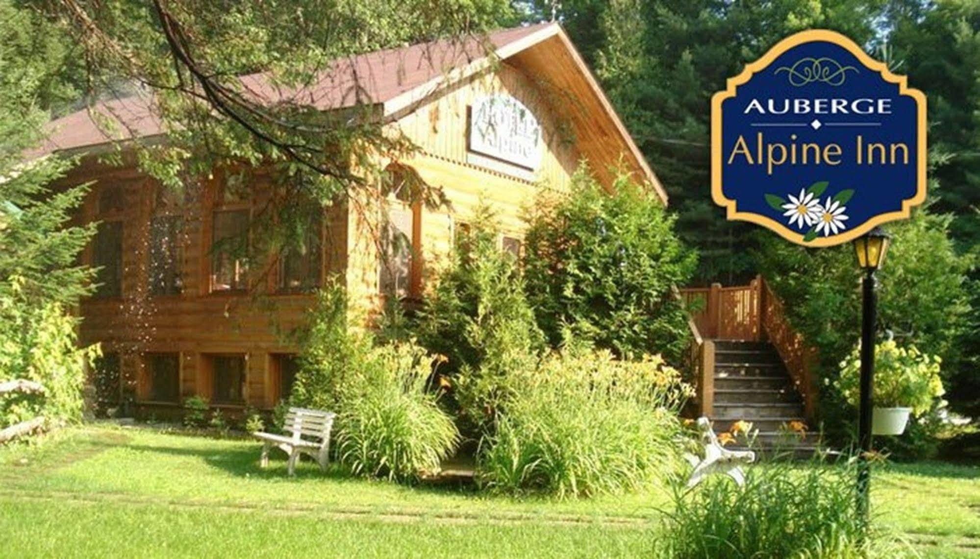 Auberge Alpine Inn แซ็ง-ตาแดล ภายนอก รูปภาพ
